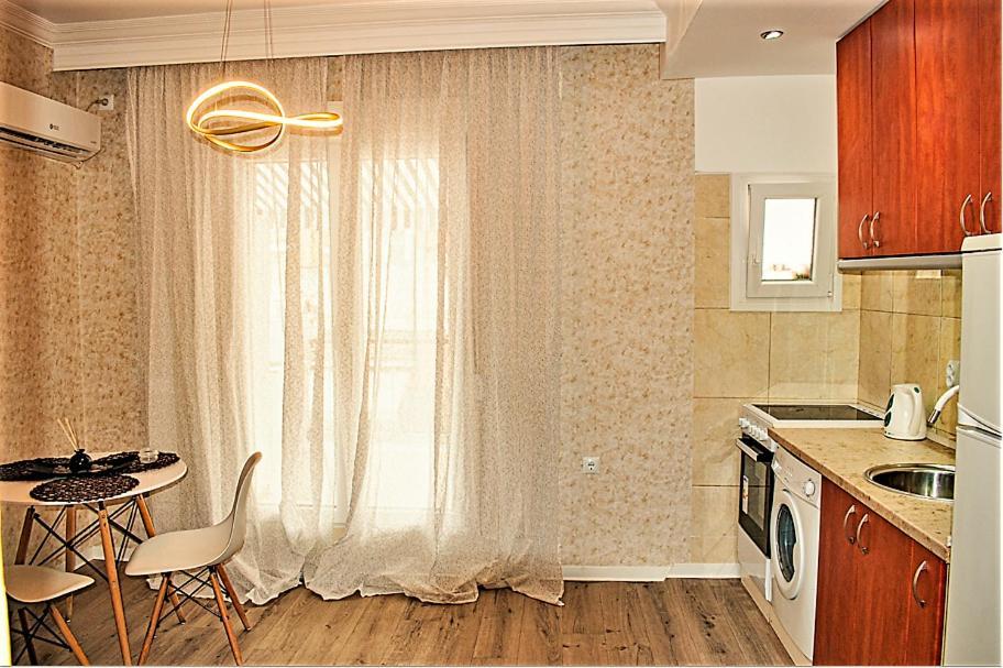 Kassandrou Suite Hot Tub-Jakuzzi - 2 Bedrooms - Big Balcony - Center Thessaloniki Exterior photo